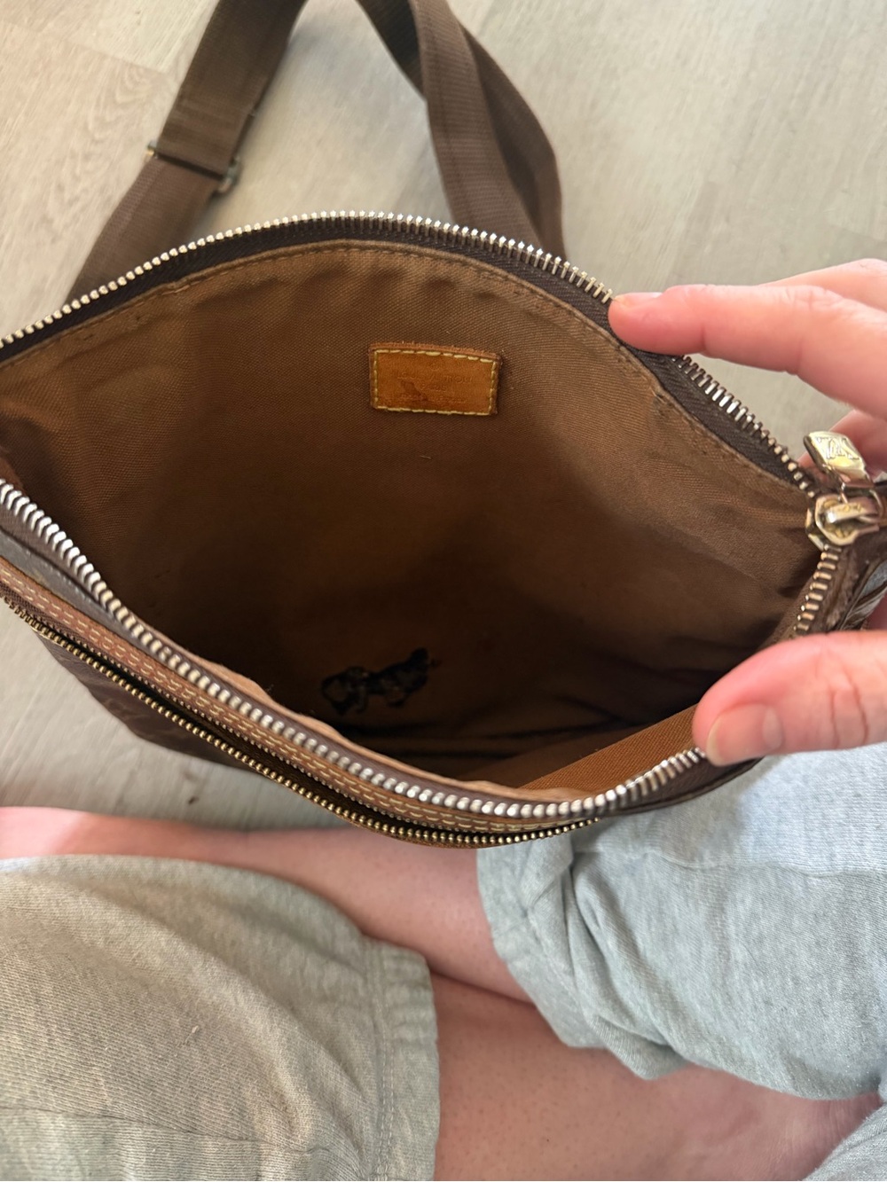 Louis Vuitton Brown Monogram Canvas Messenger with Tan Trim - Picture 3 of 9